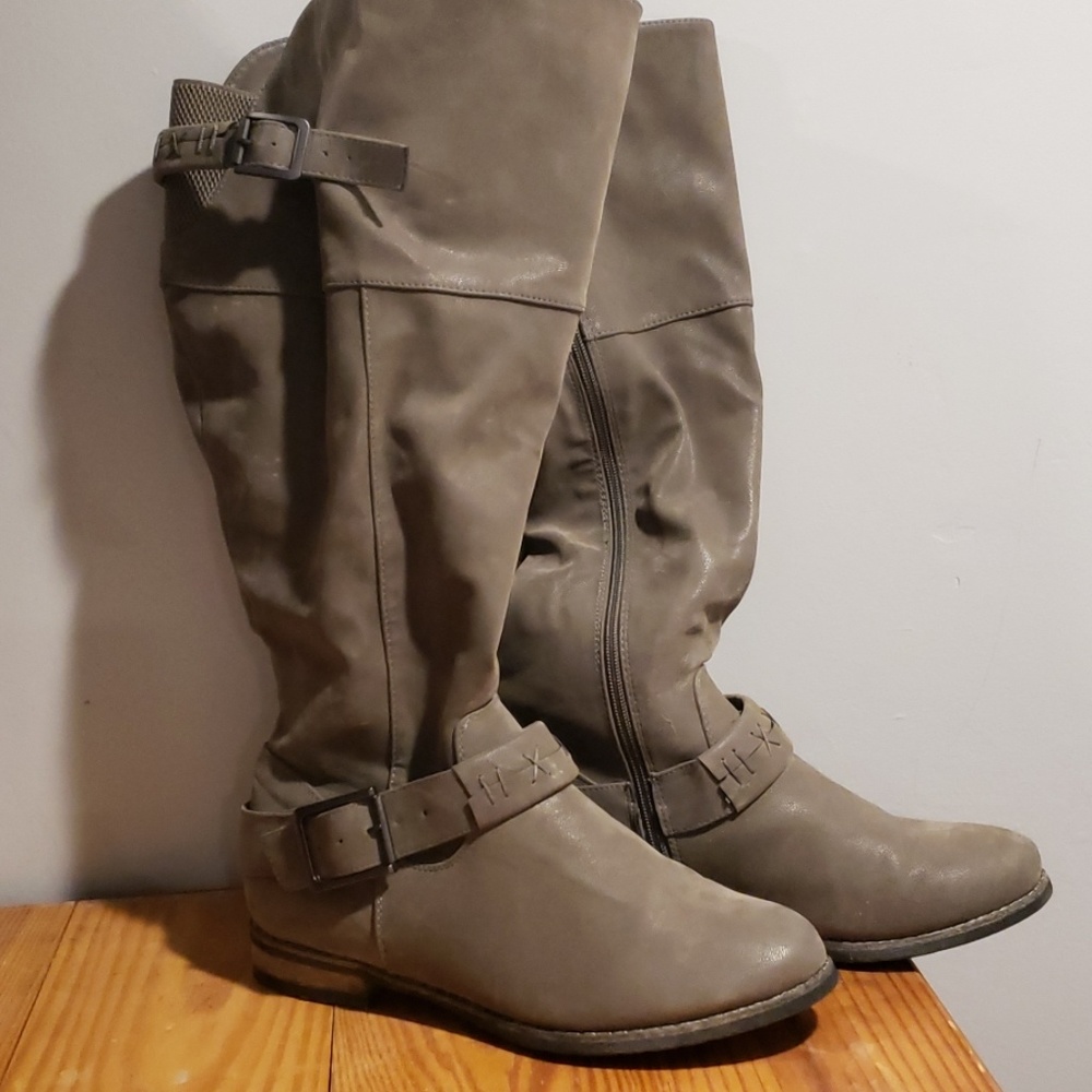 At knee boots